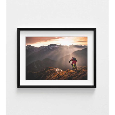 «Mountain Biker Sunset Print», art d'aventure encadré