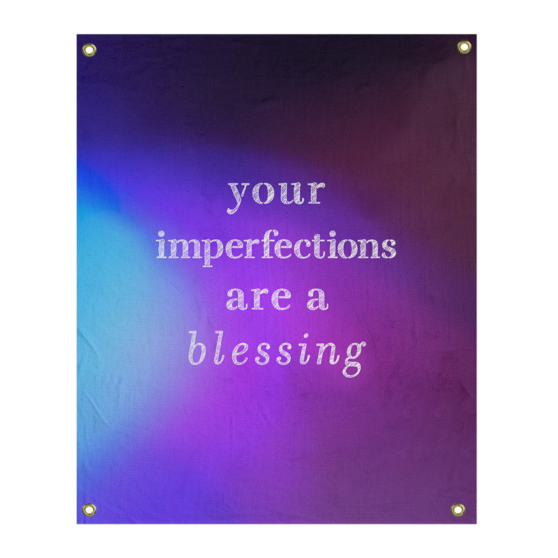 Tapisserie citation d’imperfections écrites en polyester, H 80 po x l 59 po, Bleu / Mauve