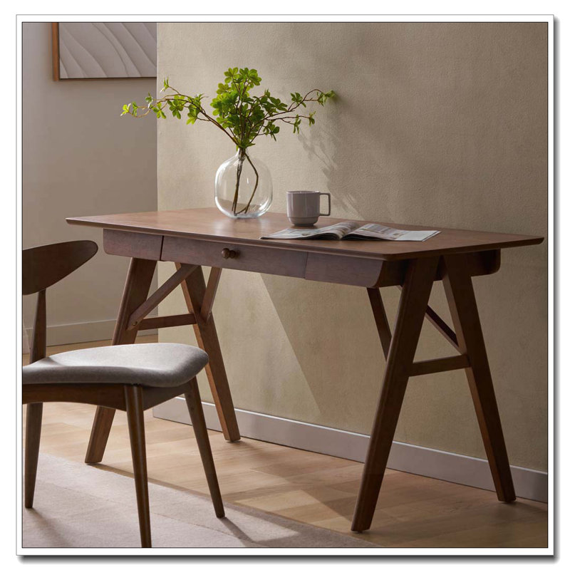 Bureau en bois avec tiroirs
