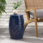 Table d'appoint de jardin en fer forgé bleu foncé ajouré, 30,3 cm x 30,3 cm x 45,8 cm, élégante et prête à monter.