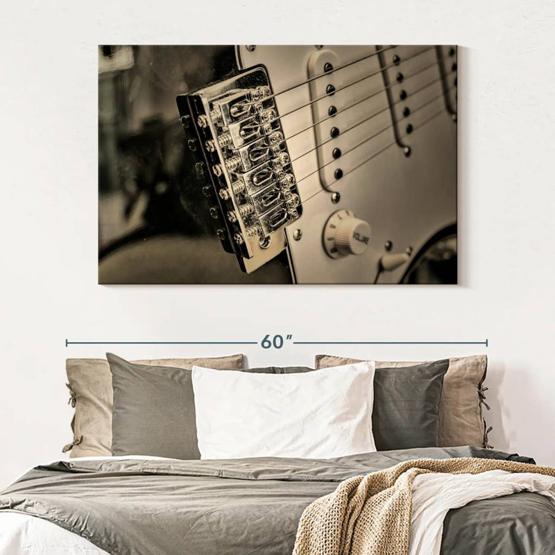 Guitare argentée intemporelle Abarca, H 34 po x l 51 po