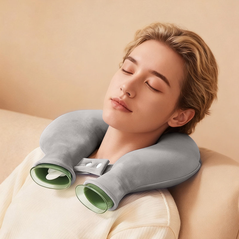 Coussin rempli d'une bouteille d'eau chaude, Gris