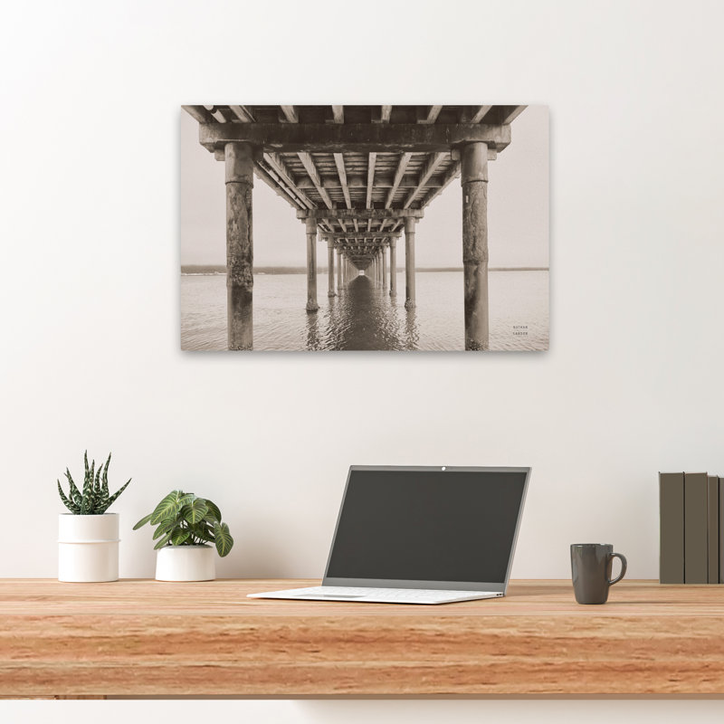 Coastal Pacific Pier, H 24 po x l 16 po