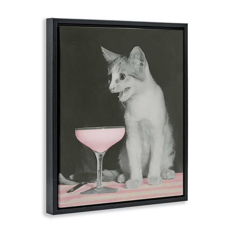  Chat et boisson rose, art mural par Daphne Polselli, Cadre flottant noir de jais, H 21 po x l 17 po