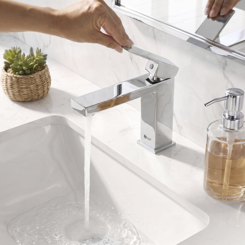 Robinet de salle de bain élégant en chrome poli à poignée simple 6 ½ po, Chrome poli