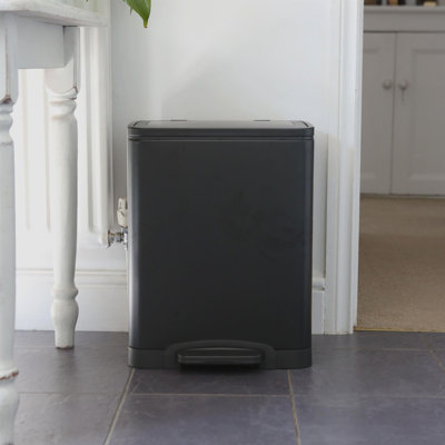 Stainless Steel Step On Kitchen Trash Can - 30L