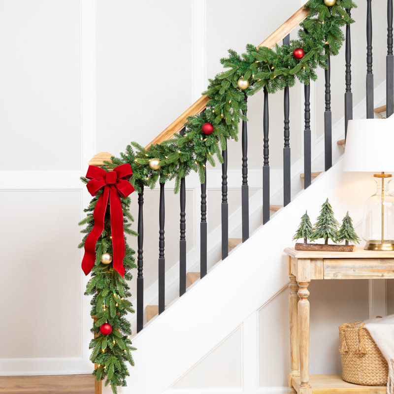 Guirlande de Noël artificielle 9 pi x 12 po pré-éclairée en sapin de Washington Frasier - lumières claires