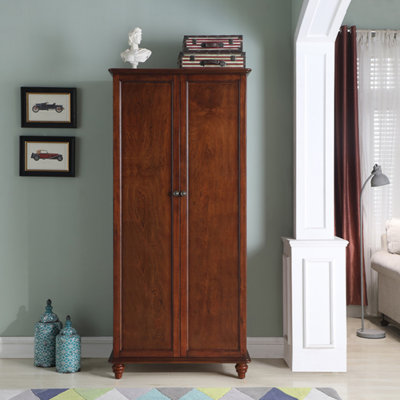 Garde-robe classique rétro et simple