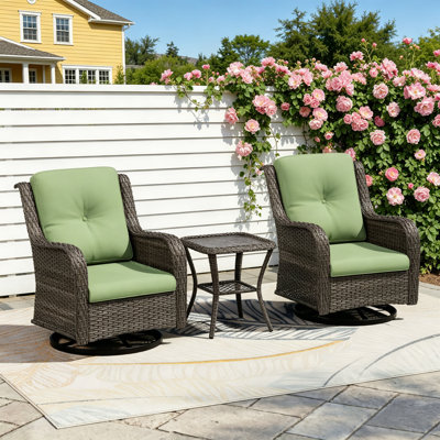 Ensemble de conversation en rotin pour 2 personnes avec 1 table basse, 2 chaises pivotantes et coussins verts