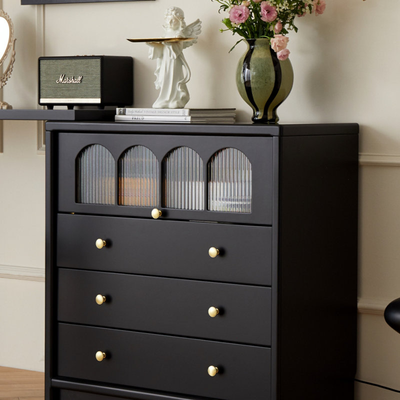 Boxvale, Black