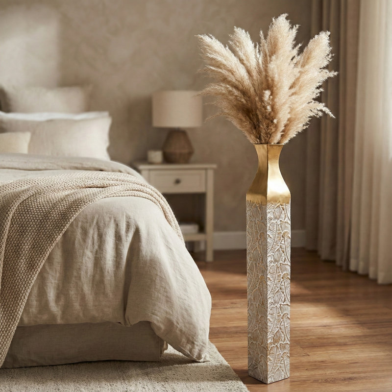 Grand vase en métal Miasophia Modern Modern, H 35 po x l 5,1 po x P 5,1 po