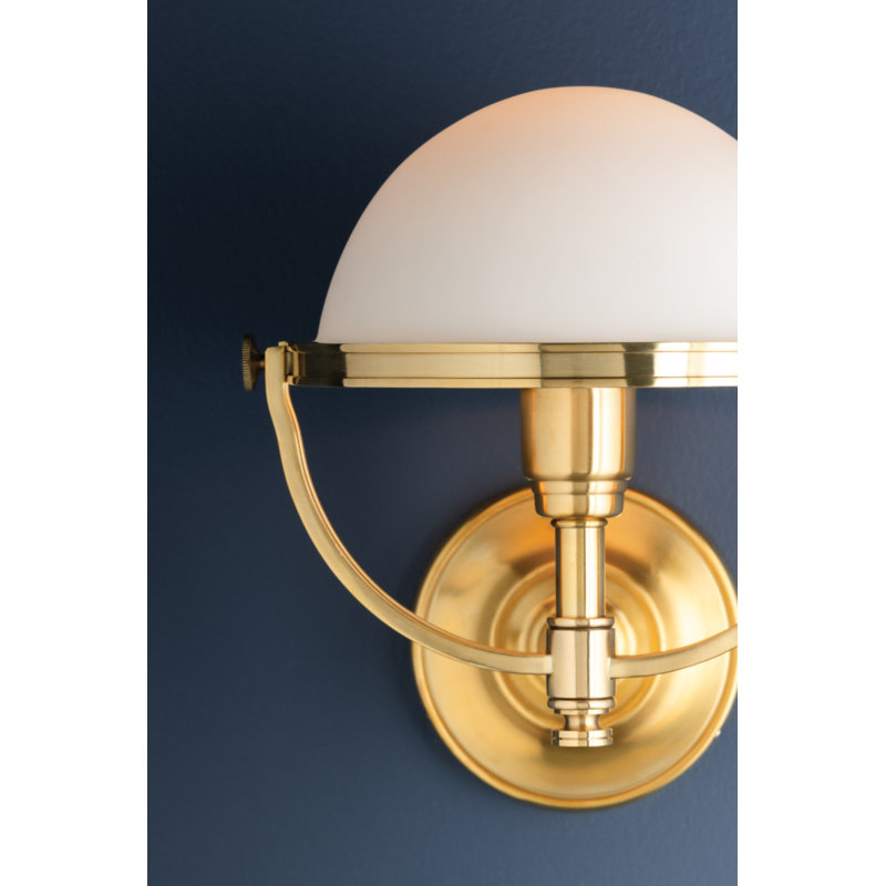 Stratford 1 - Light Armed Sconce, Aged Brass