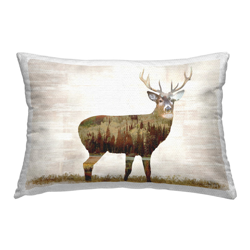 Coussin extérieur à motif de cerf imprimé forêt par Amber Sterling