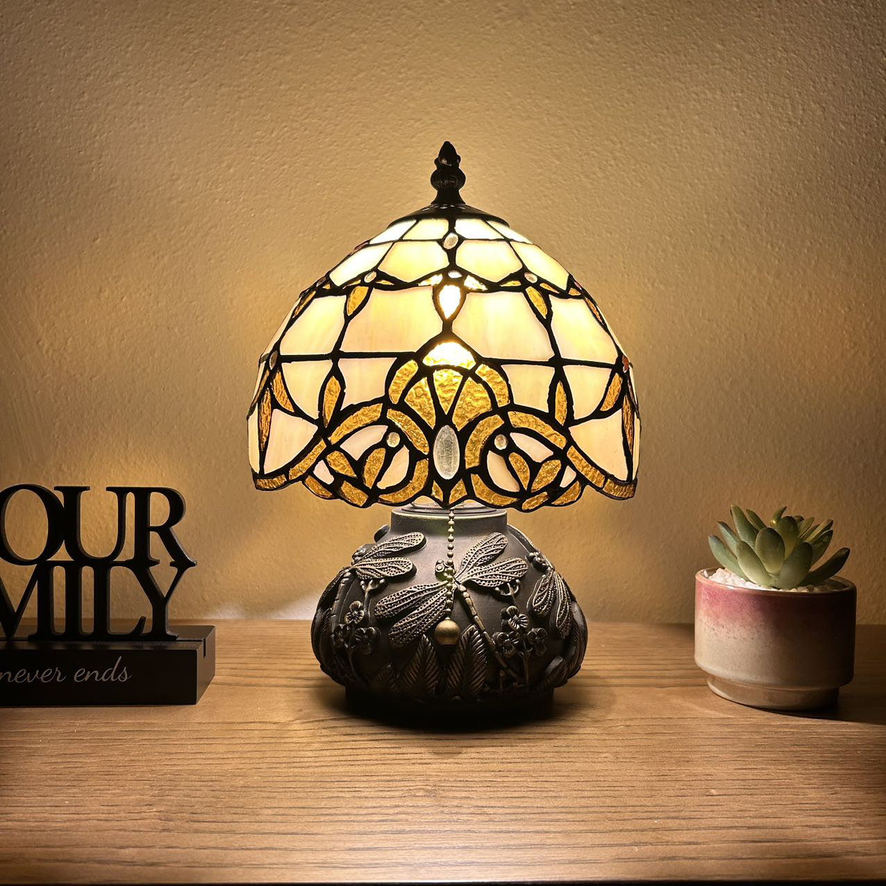 Tiffany table lamp with deals lighted base