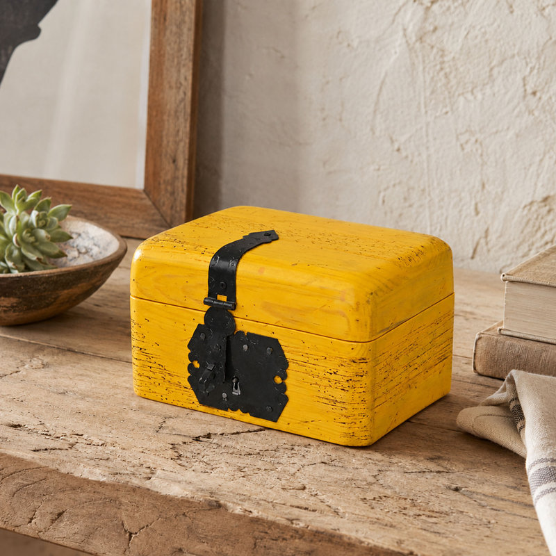 Boîte à bibelots en bois jaune avec clé Keepsakes Collection