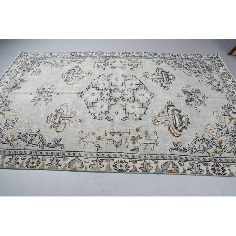 Grand tapis vert turc rétro idéal pour rehausser l'esthétique de votre salon