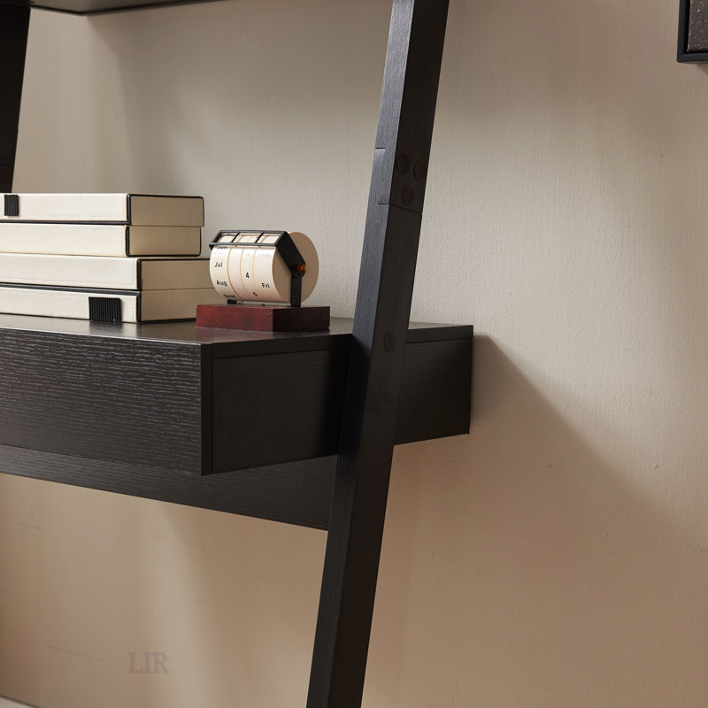 Bureau de bureau moderne avec échelle de bibliothèque, un tiroir et deux tablettes pour un espace de travail efficace