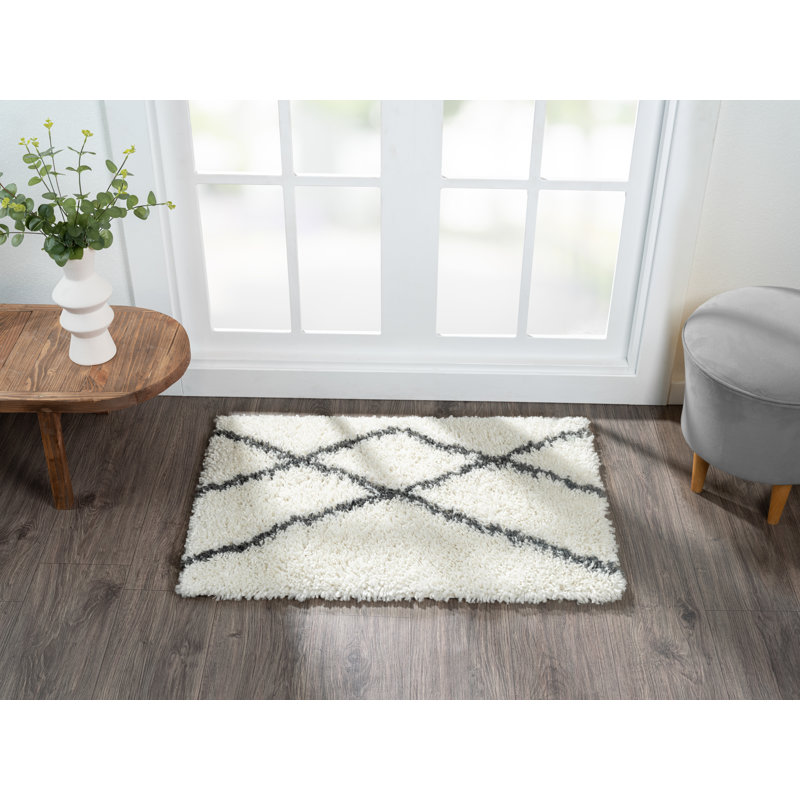 Shaggy Lush Diamond cream Rug, Rectangle 60 x 90cm