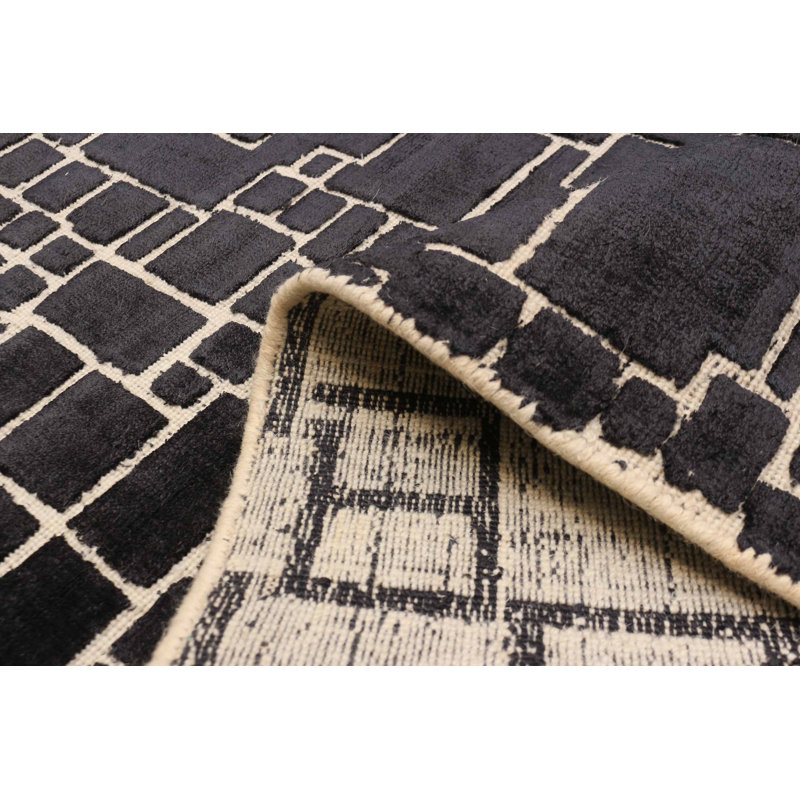 Tapis noir Elysian 5 pi 0 po x 7 pi 2 po