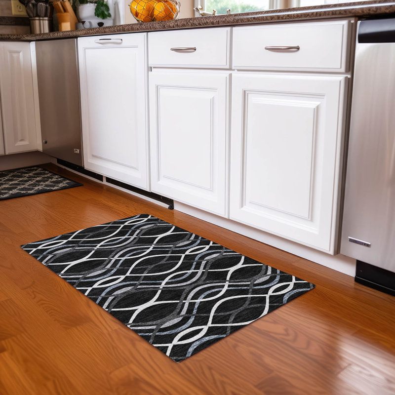 Lamanna Washable Abstract Indoor / Outdoor Rug, Rectangle 1'8" x 2'6"