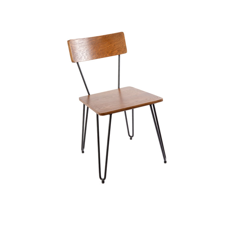 Chaise en bois massif
