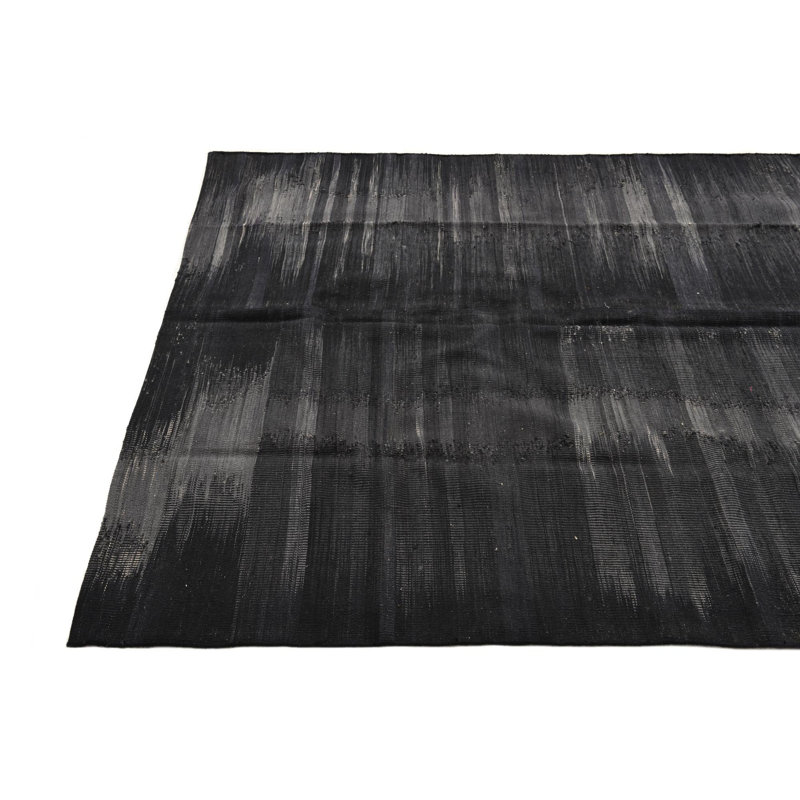 Tapis noir 5 x 8 Petrella