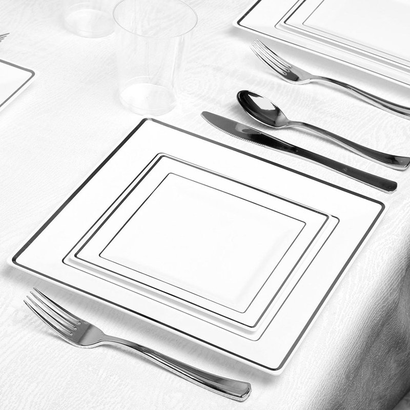Assiettes en plastique blanches avec rebord carré argenté (9,5 po)