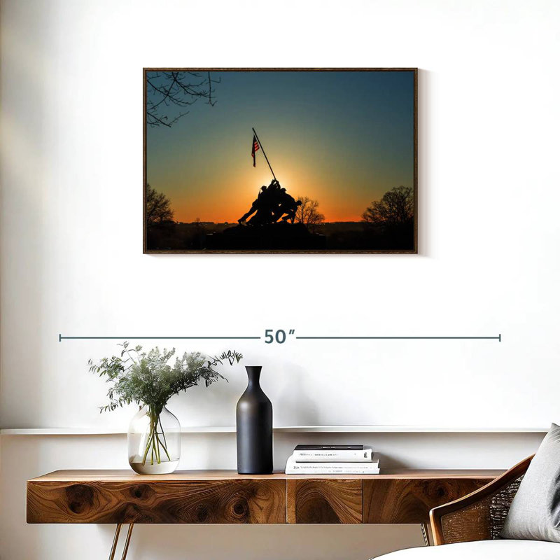 Silhouette du corps des Marines, Cadre flottant en noyer, 31 po x 21 po