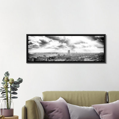 " Rays Of Light On Havana In B&W " by Philippe Hugonnard