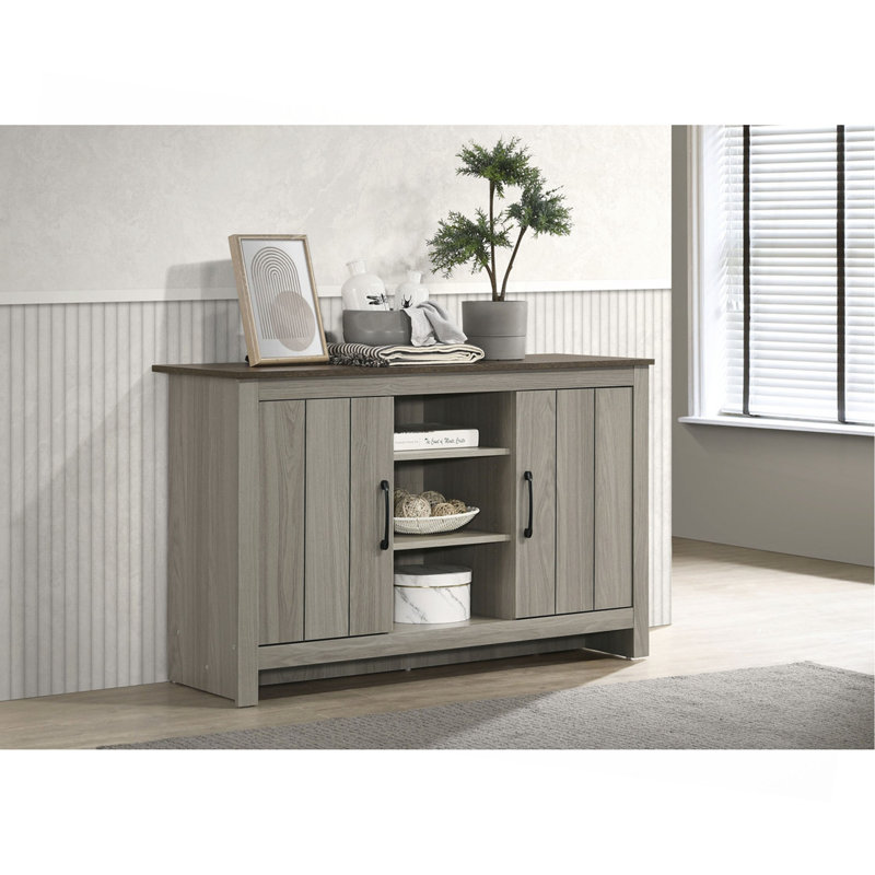 Armoire avec tablettes et portes d'armoire
