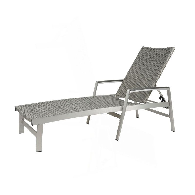 CHAISE LUNGE, 1