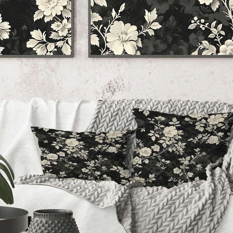Coussin décoratif noir et blanc Country Flowers II, H 18 po x l 18 po, Carrée