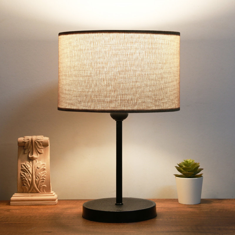 Lampe de table en métal Taniya, Beige