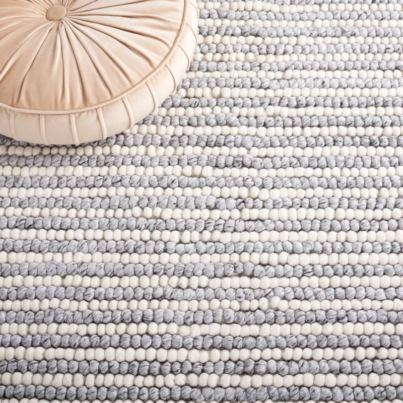 Ivory and Gray Tufted Handmade Wool Area Rug 5' x 8'