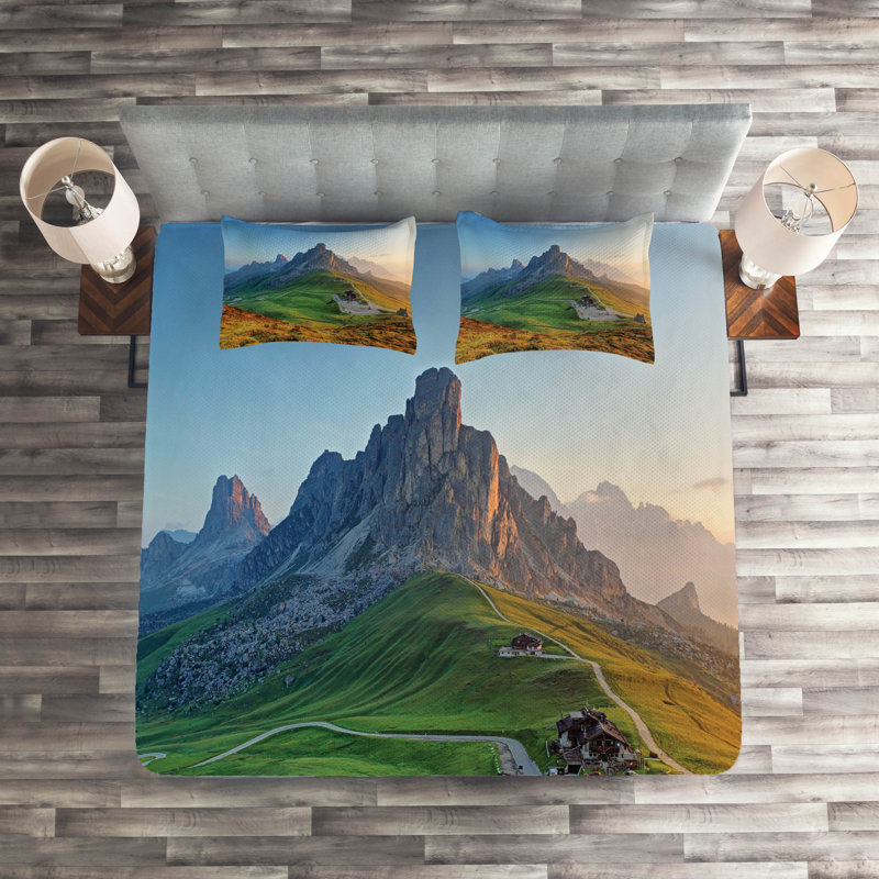 Mountain Polyester Coverlet, King Bedspread + 2 Shams