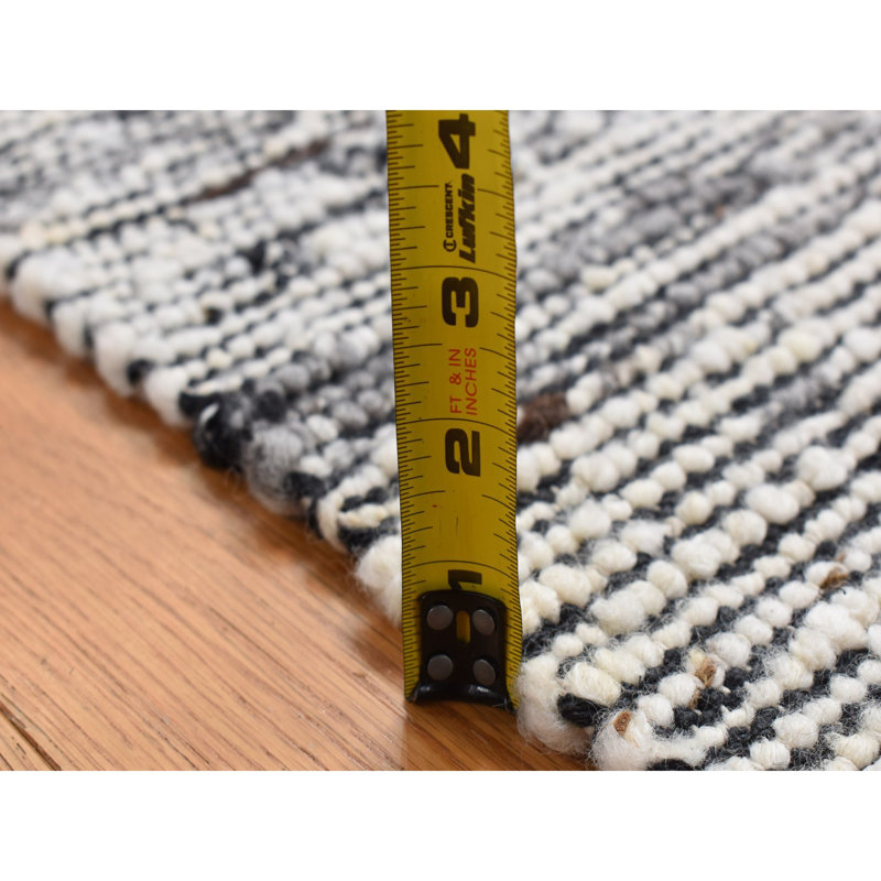 2'x2' Ivory 100% Wool Modern Design Uncut Pile Hand Loomed Square Rug D093477CAE944A60B002BD937F905520
