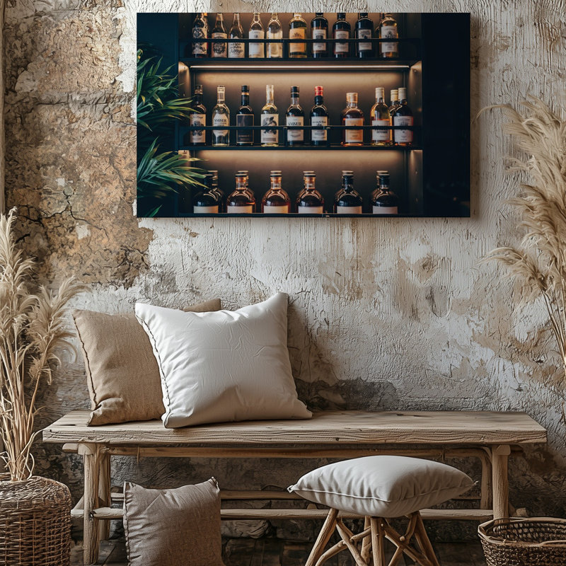 Toile, une tablette de bar peu éclairée met en valeur une collection d'art méticuleusement disposée de bouteilles d'alcool sur trois niveaux