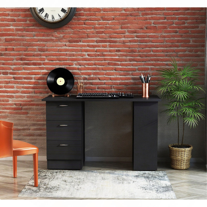 Table de travail moderne avec bureau d'ordinateur