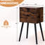 Table de chevet brun rustique avec 2 tiroirs conçus - Pieds en bois massif pour les pieds de rangement de la chambre à coucher et du salon, et utilisation-1133290564