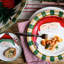 Assiette à salade ronde Old St. Nick - chapeau rouge