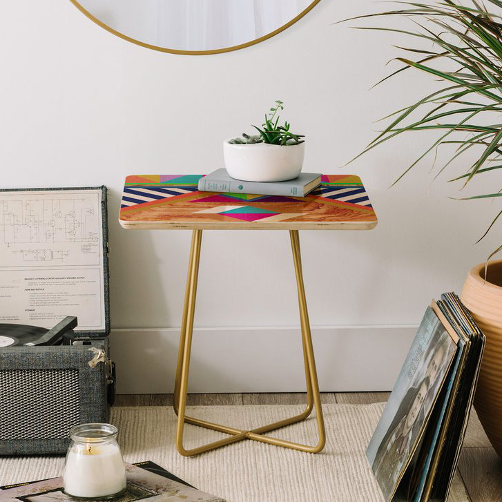 Une table de bout