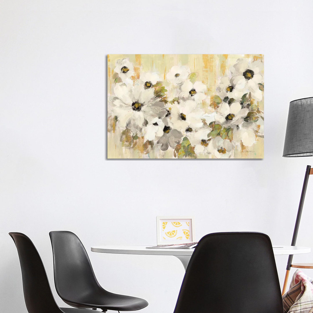 White And Green Bloom Crop von Silvia Vassileva - Galerie- Giclée