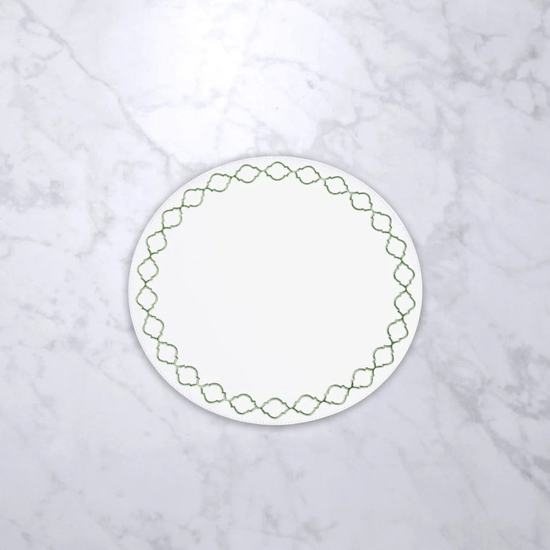 VIDA Round Embroidered Quatrefoil 15.5" Round Placemats, Green