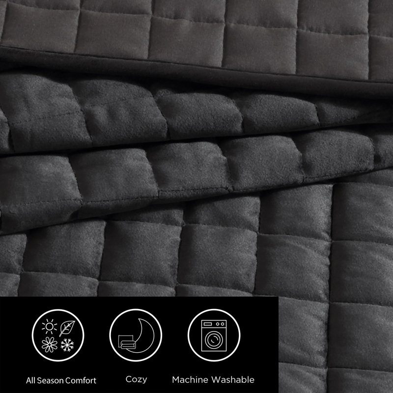 Diamond Velvet 3 Piece Quilt Set, King Quilt + 2 King Shams, Black