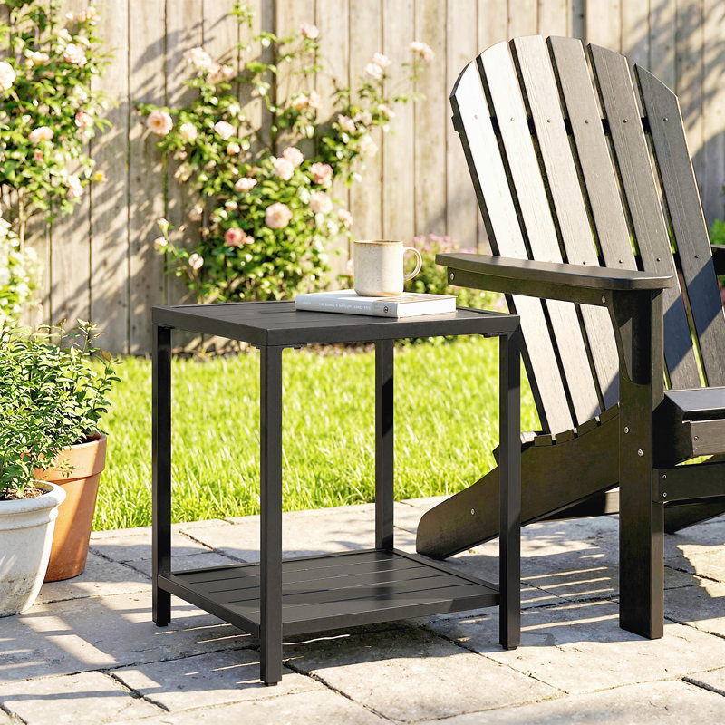 Table basse d'extérieur avec tablette de rangement, pieds réglables, noir