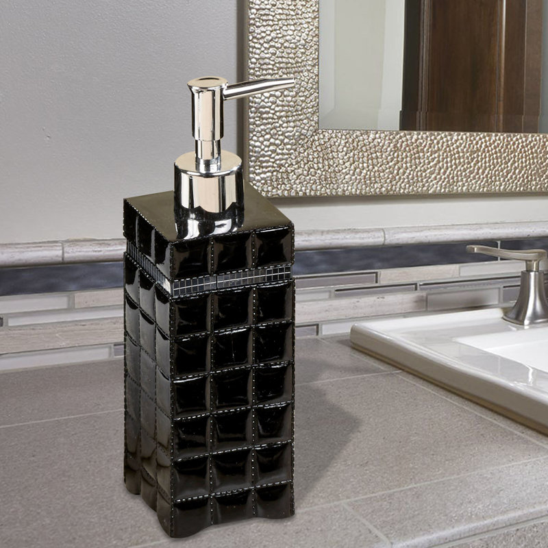 Giraffe Bathroom Accessory, Black