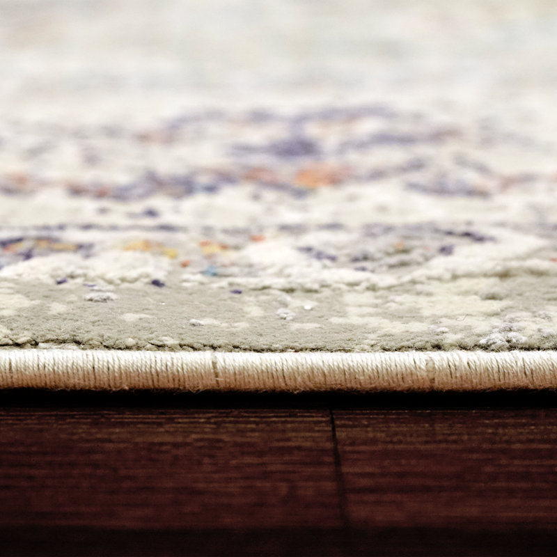 Layana Oriental Indoor Rug, Rectangle 2' x 3'11"