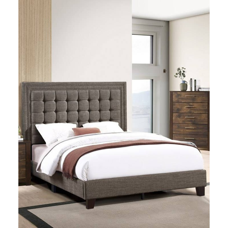 Grand lit tapissier élégant avec tête de lit capitonnée au fini brun et espresso