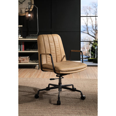 La chaise de bureau rotative à 360 degrés en cuir fleur haut, de 19 à 22 po de hauteur, de 26 à 29 po avec accoudoirs, offre une ambiance de travail pivotante confortable avec finition en cuir, mouvement et style