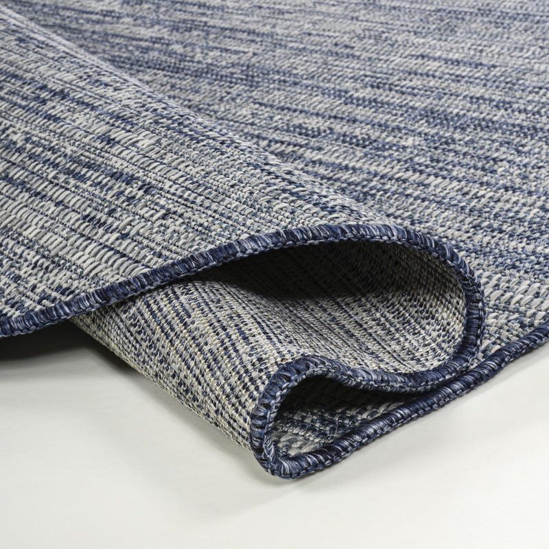 Tapis intérieur / extérieur gris / bleu marine Omid, Nouveauté 3 pi 11 po x 6 pi